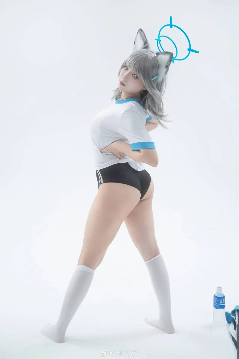 《蔚蓝档案》砂狼白子cosplay展示