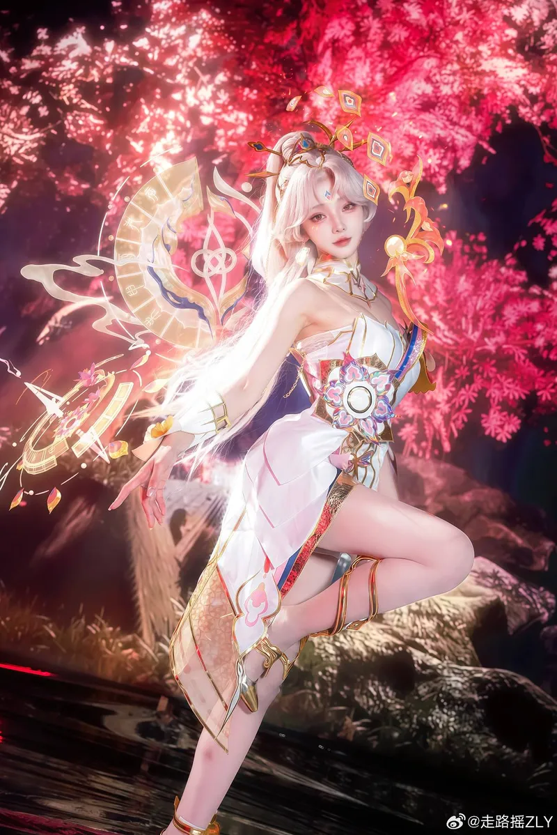 《王者荣耀》虞姬cosplay展示