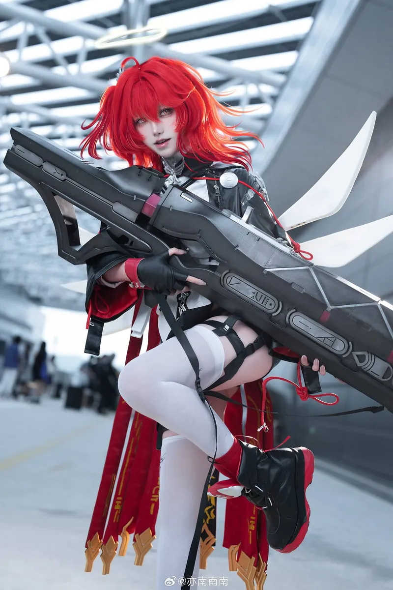 《明日方舟》新约能天使cosplay