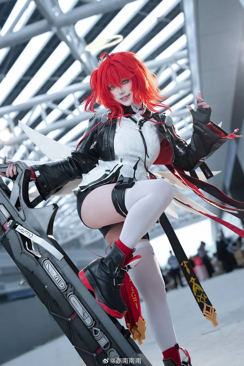 《明日方舟》新约能天使cosplay