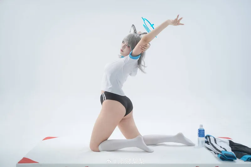 《蔚蓝档案》砂狼白子cosplay展示