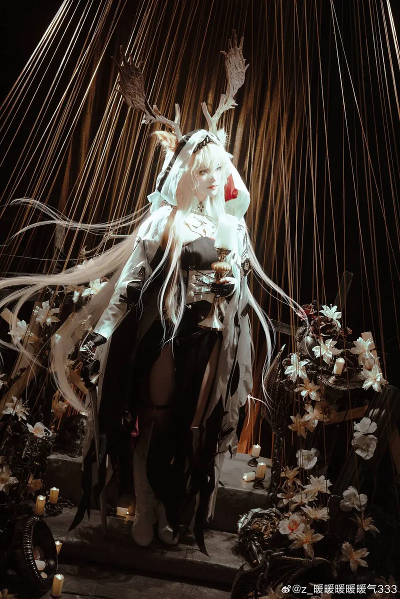 《明日方舟》薇薇安娜cosplay展示