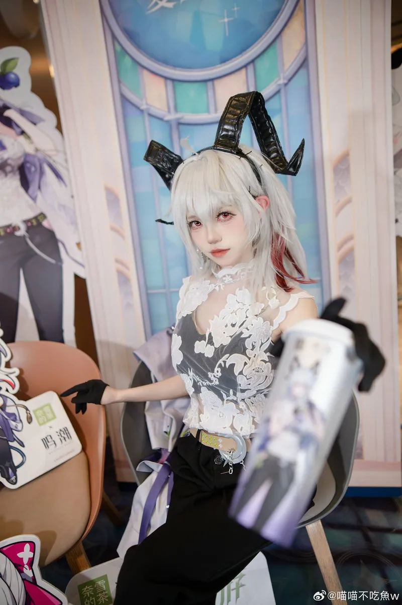 《鸣潮》赞妮cosplay展示
