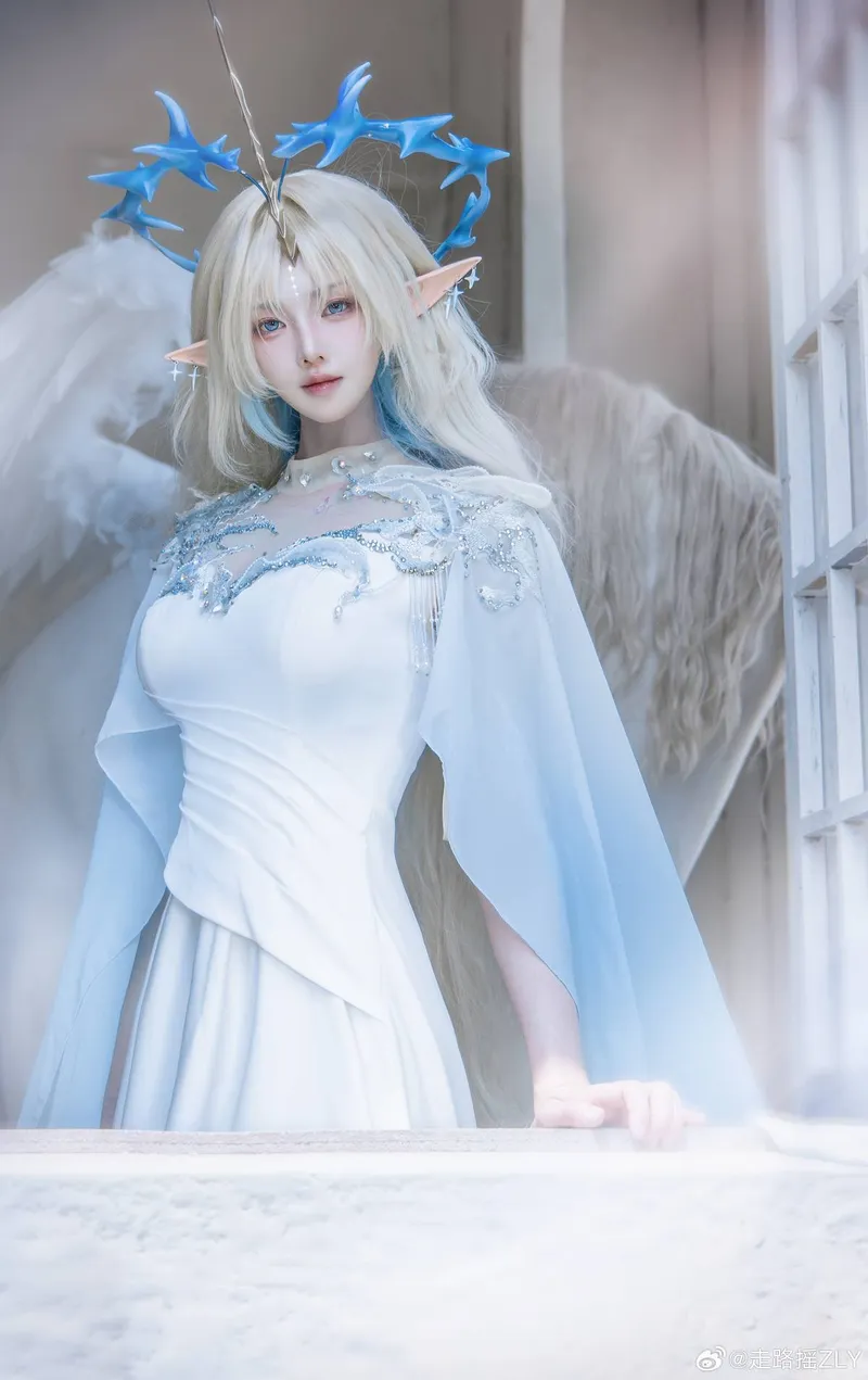 《鸣潮》芙露德莉斯cosplay展示