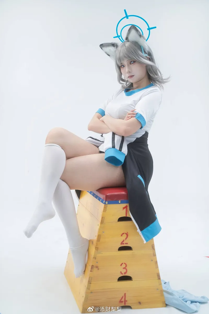 《蔚蓝档案》砂狼白子cosplay展示