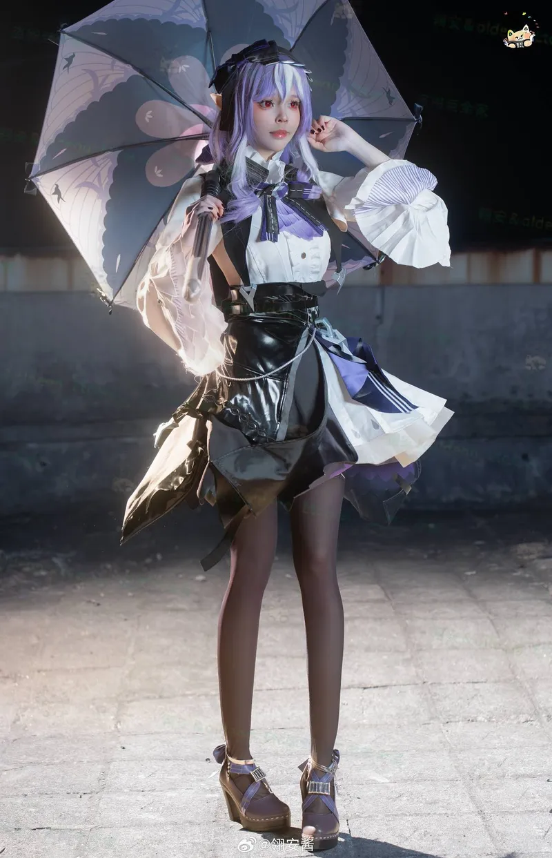 《绝区零》薇薇安cosplay展示