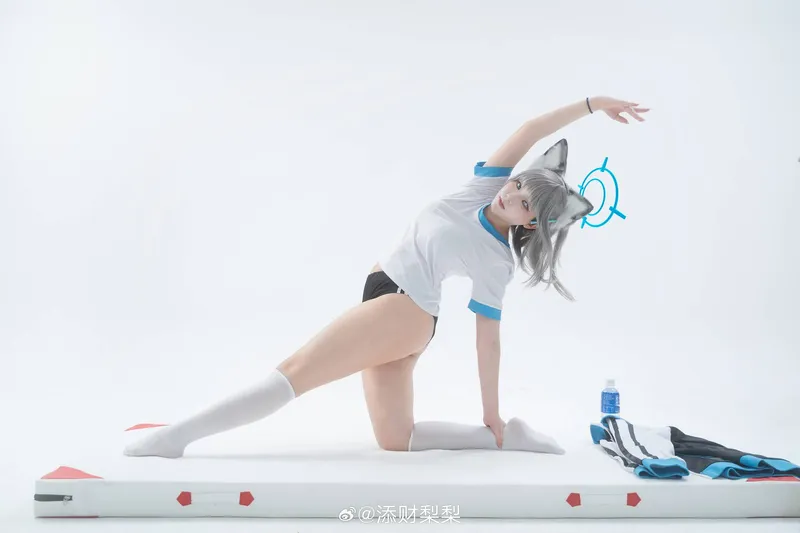 《蔚蓝档案》砂狼白子cosplay展示