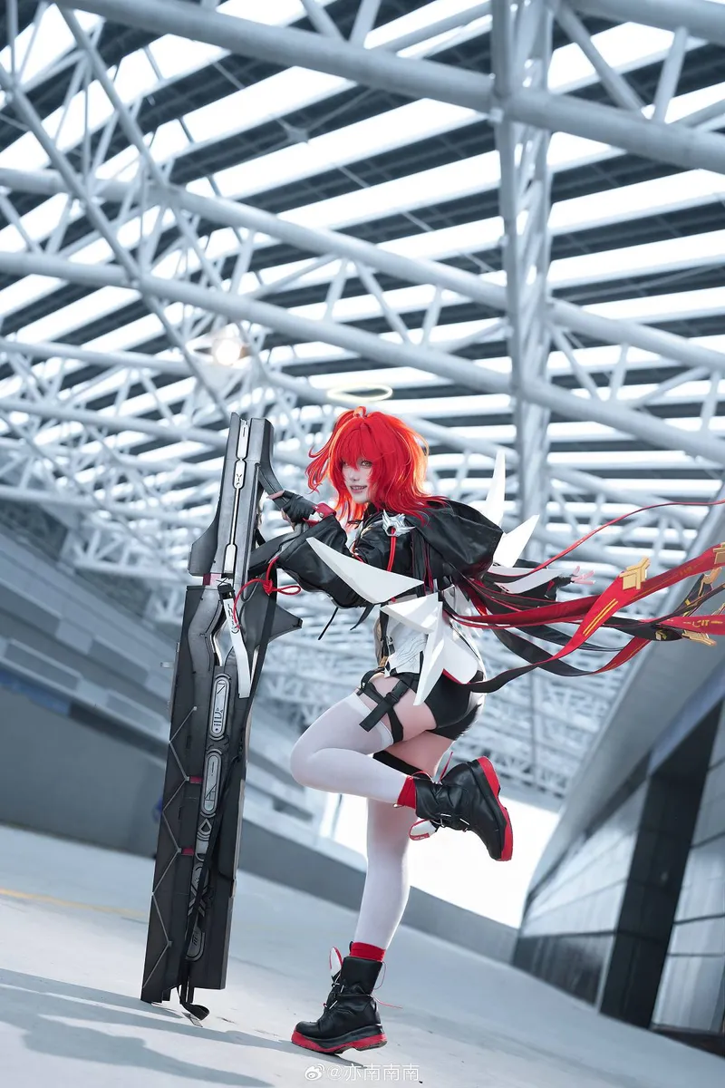 《明日方舟》新约能天使cosplay