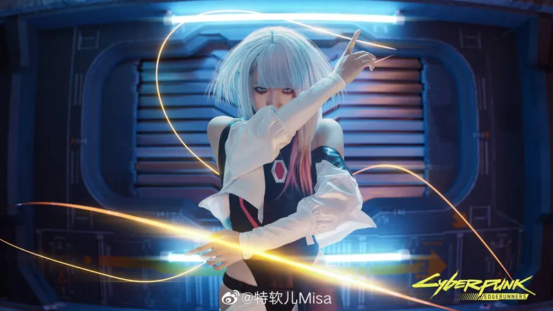 《赛博朋克2077》LucyCosplay展示