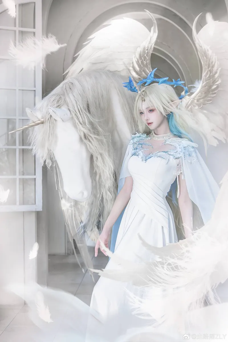 《鸣潮》芙露德莉斯cosplay展示