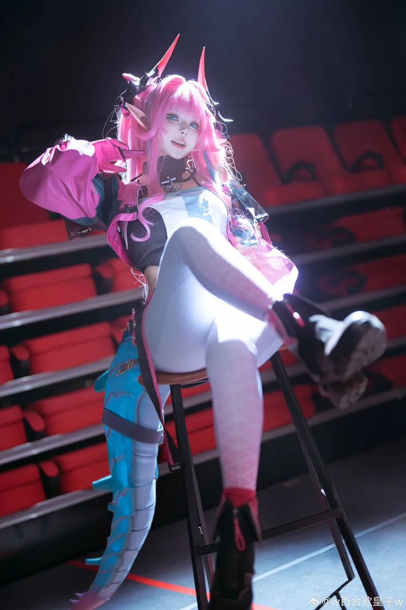 《明日方舟》终末地伊冯cosplay