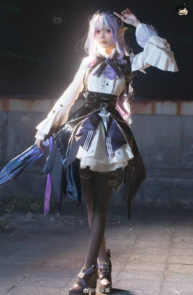 《绝区零》薇薇安cosplay展示