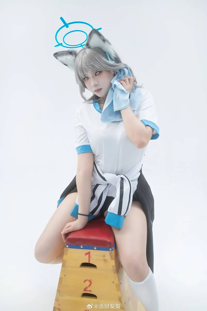 《蔚蓝档案》砂狼白子cosplay展示