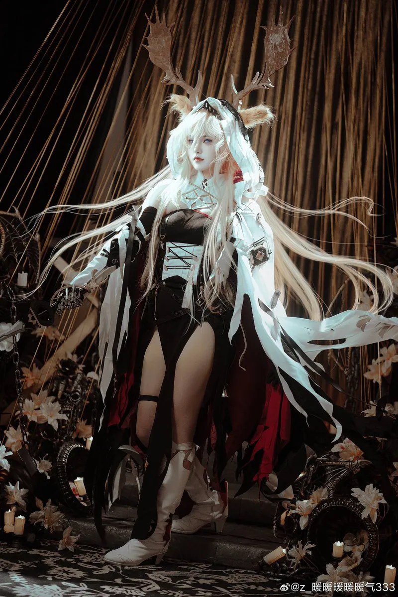 《明日方舟》薇薇安娜cosplay展示