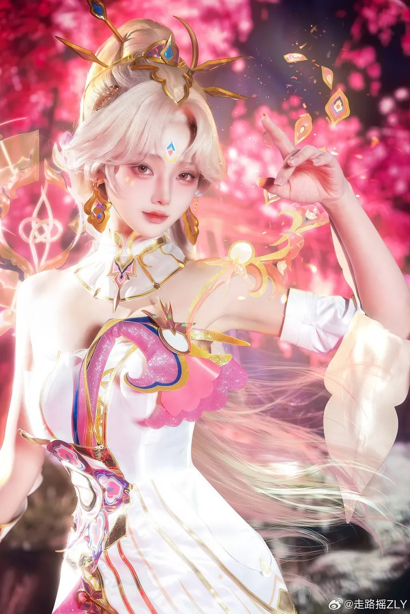 《王者荣耀》虞姬cosplay展示