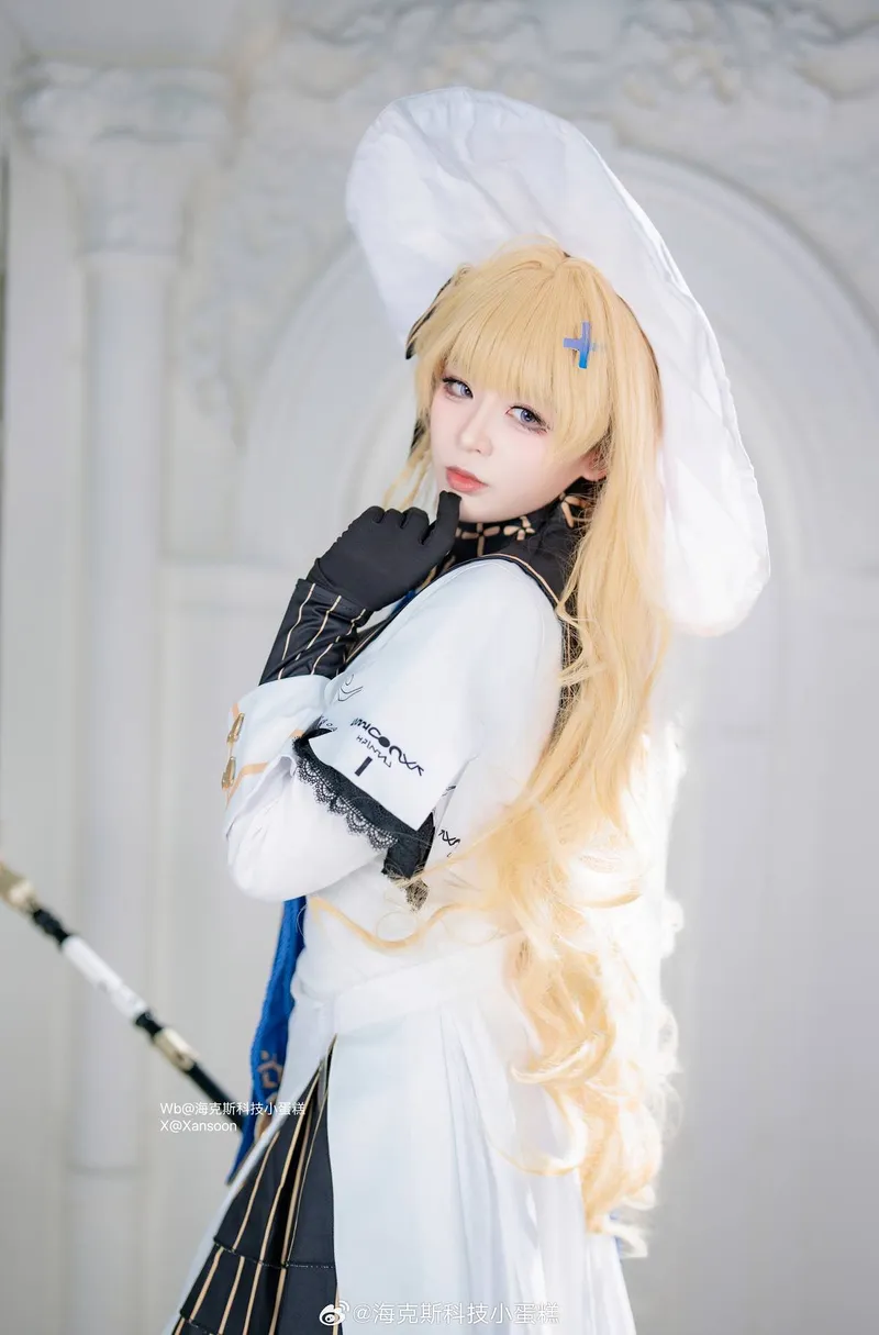 《鸣潮》菲比Cosplay展示-光辉照亮更多人