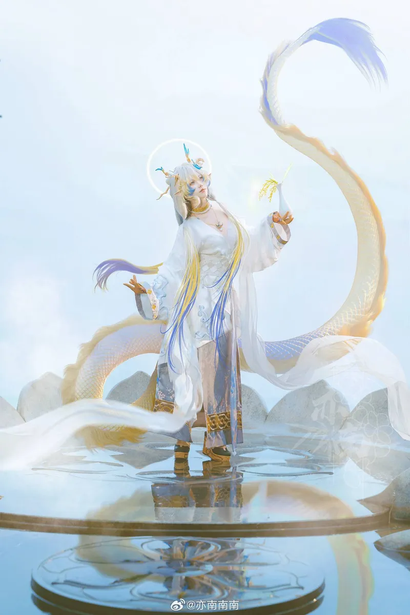 《明日方舟》黍Cosplay展示