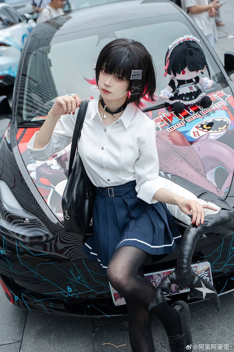 《绝区零》艾莲·乔cosplay展示