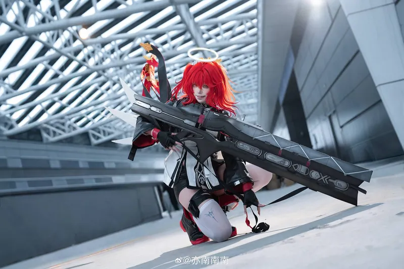 《明日方舟》新约能天使cosplay