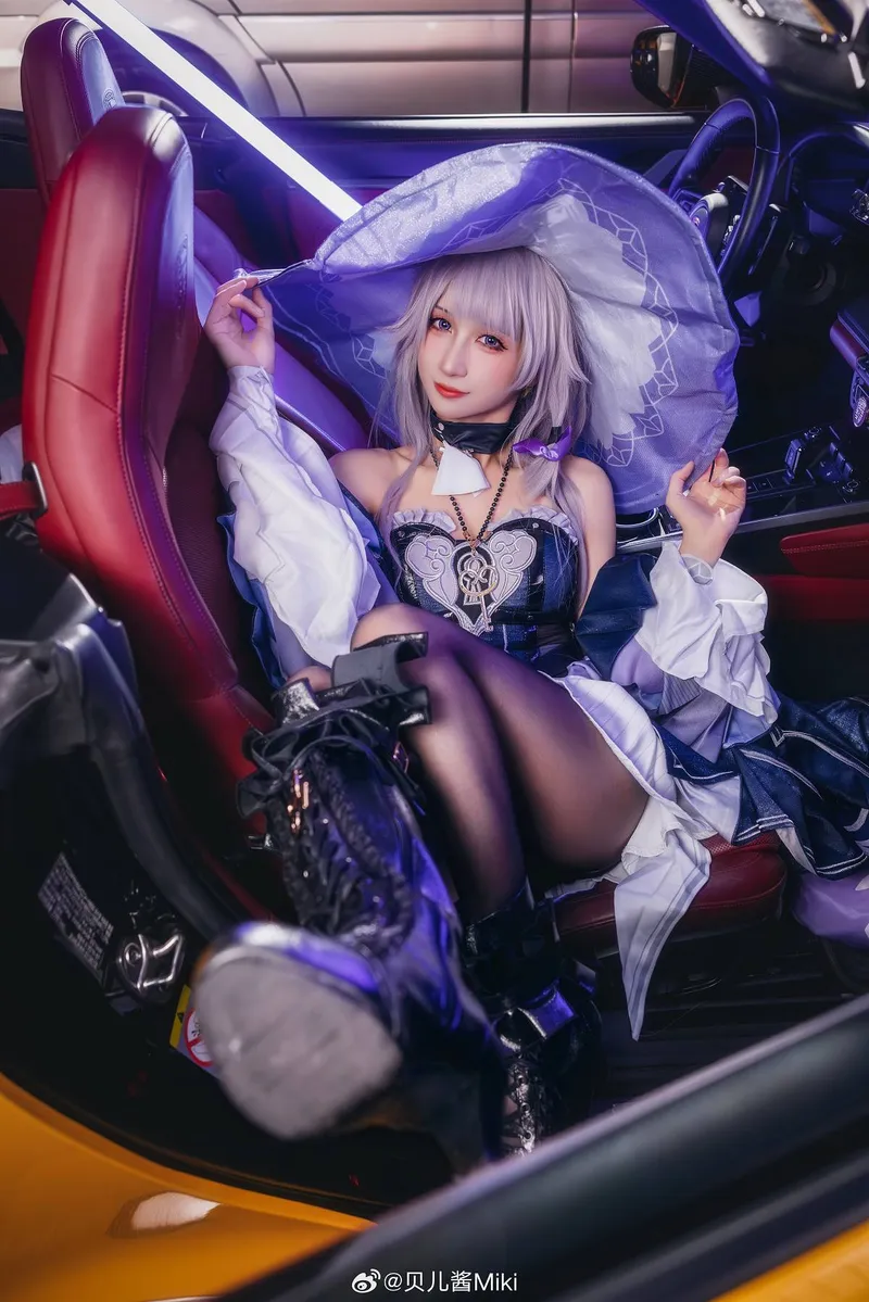 《崩坏星穹铁道》大黑塔cosplay展示