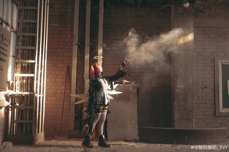 《明日方舟》新约能天使cosplay