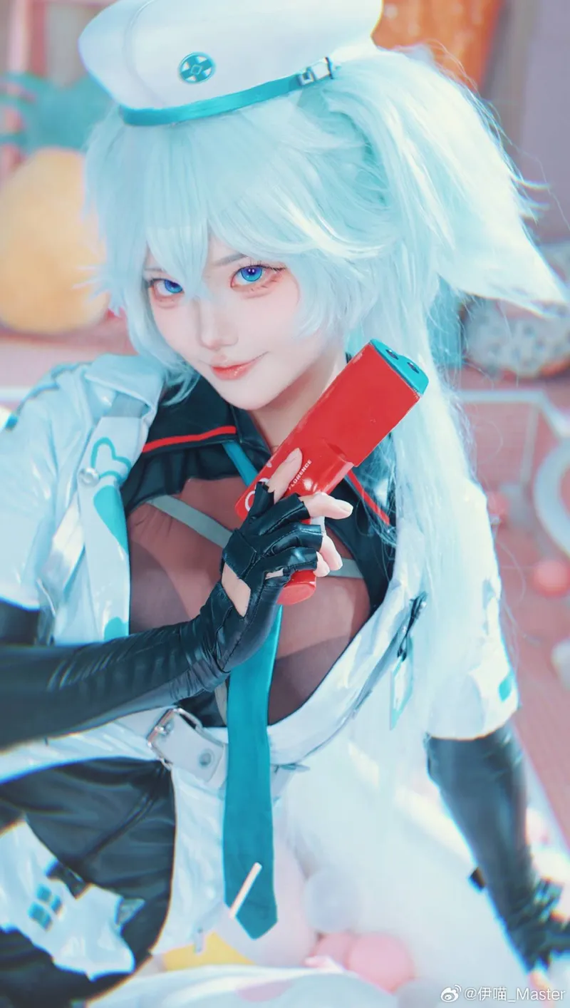《少女前线》芙洛伦cosplay展示-新皮肤赏析