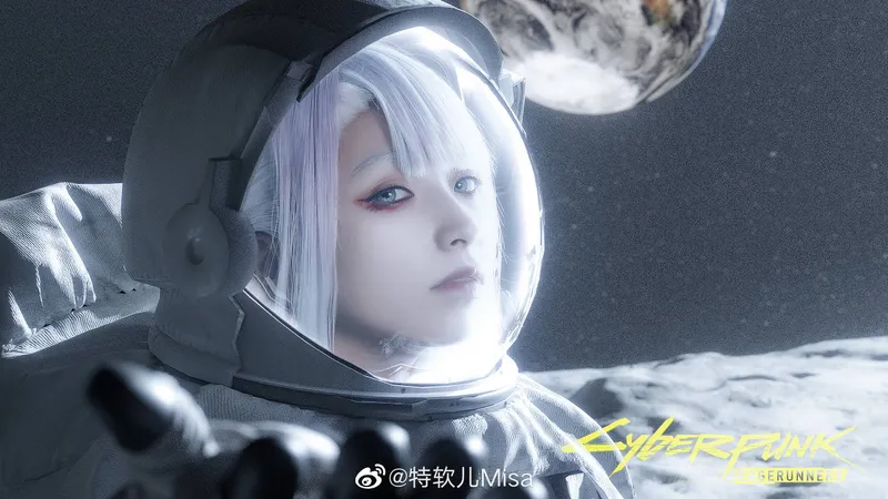 《赛博朋克2077》LucyCosplay展示