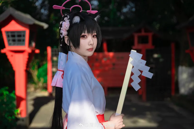 《蔚蓝档案》芹香cosplay展示