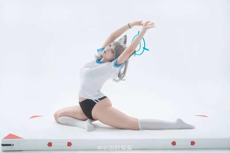 《蔚蓝档案》砂狼白子cosplay展示