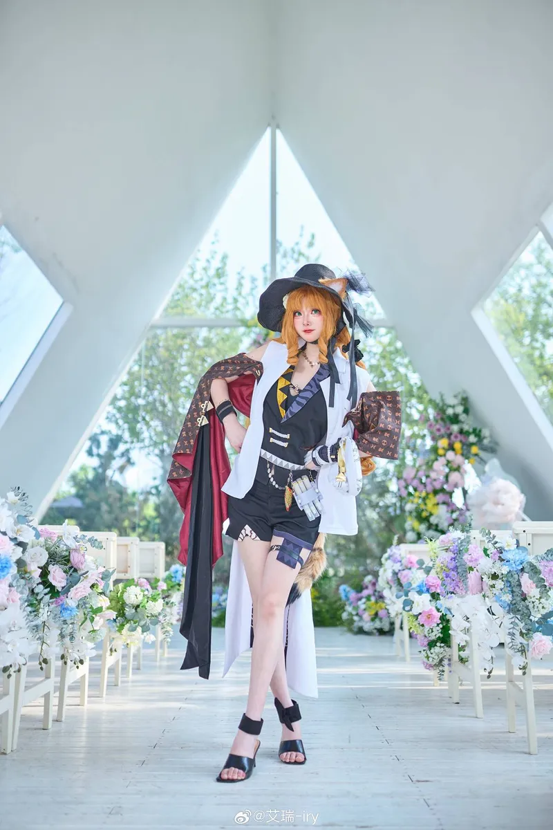 《明日方舟》琳琅诗怀雅cosplay展示