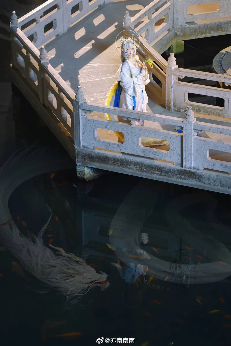 《明日方舟》黍Cosplay展示