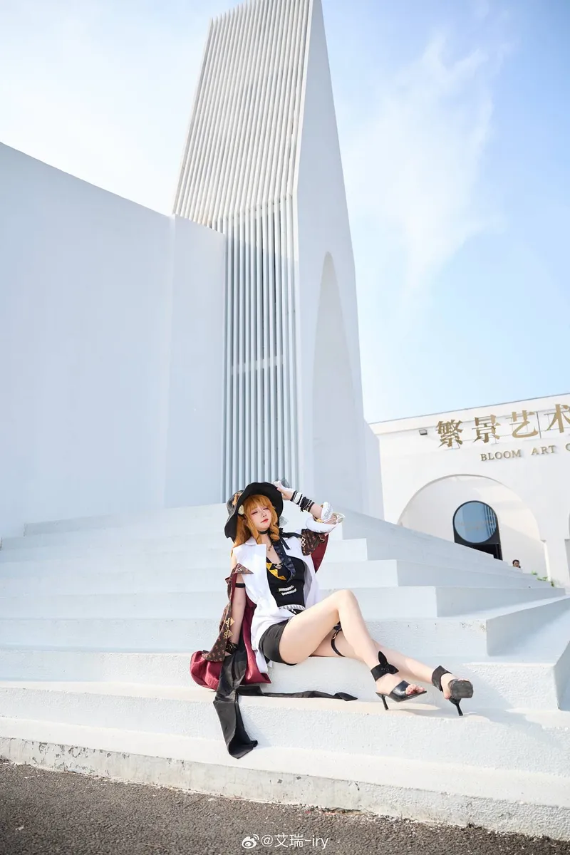 《明日方舟》琳琅诗怀雅cosplay展示