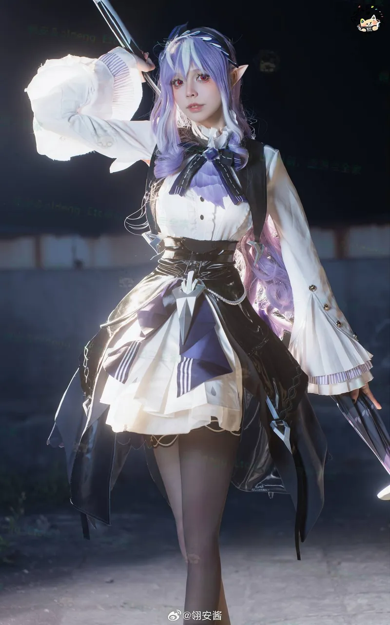 《绝区零》薇薇安cosplay展示