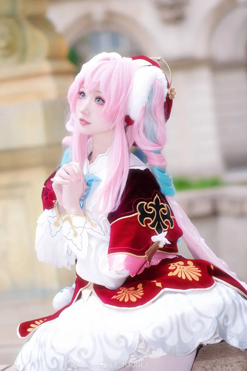 《崩坏-星穹铁道》风堇cosplay-唯美还原角色风采