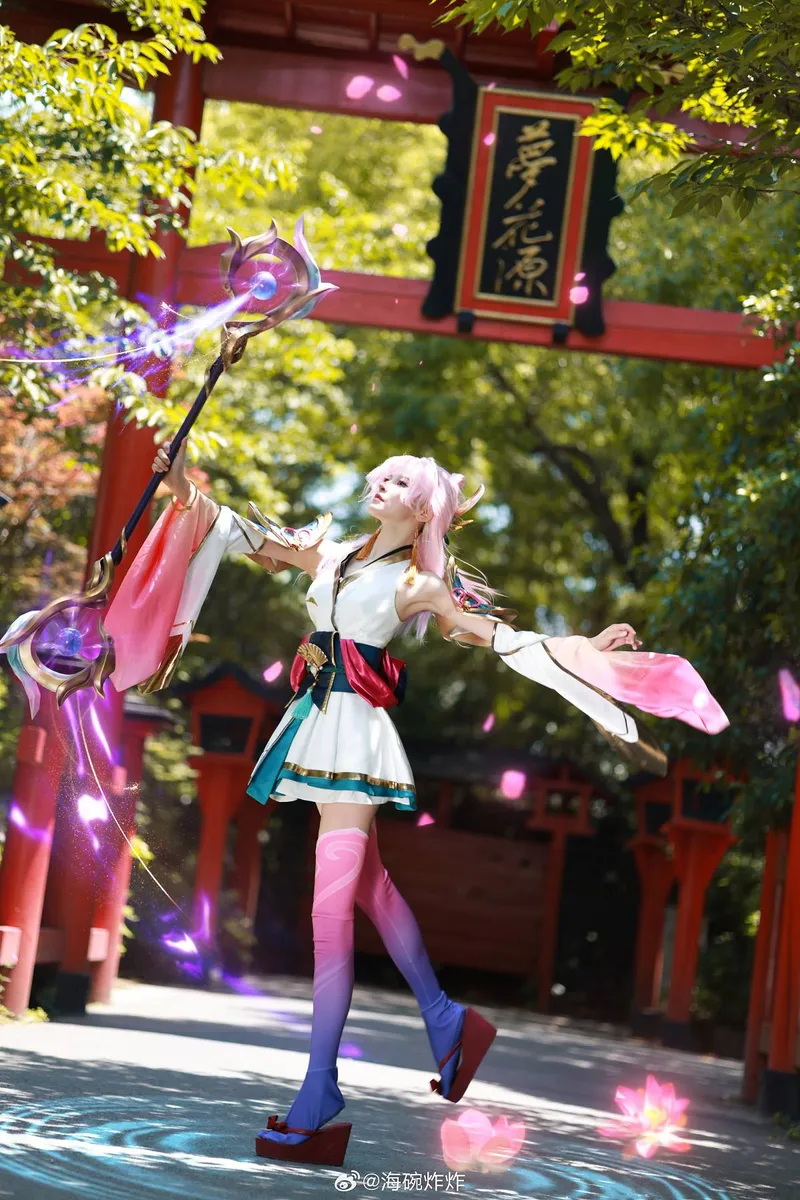 《英雄联盟》拉克丝cosplay展示