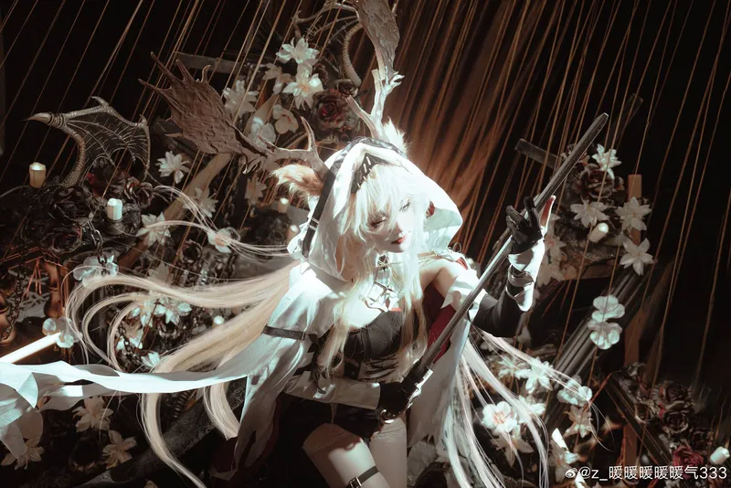 《明日方舟》薇薇安娜cosplay展示