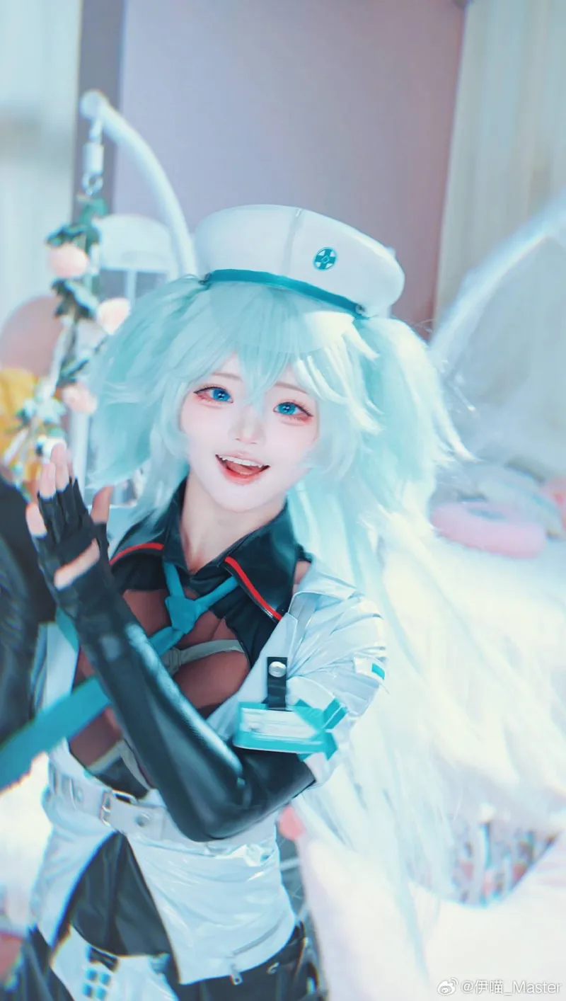 《少女前线》芙洛伦cosplay展示