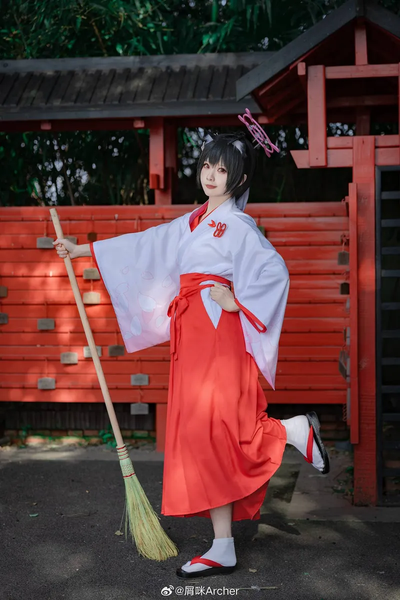 《蔚蓝档案》芹香cosplay展示-精美角色还原赏析