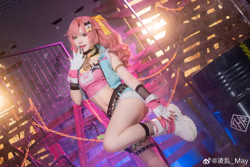 《绝区零》妮可cosplay展示