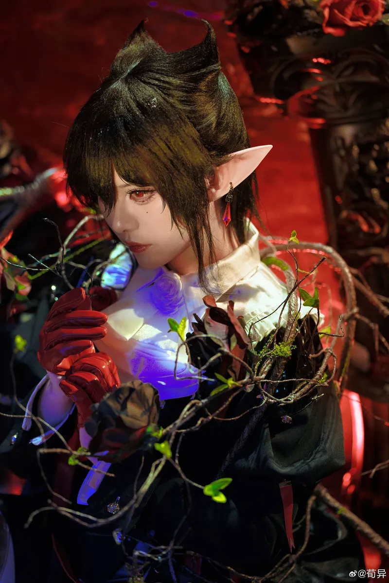 《明日方舟》隐得来希cosplay展示