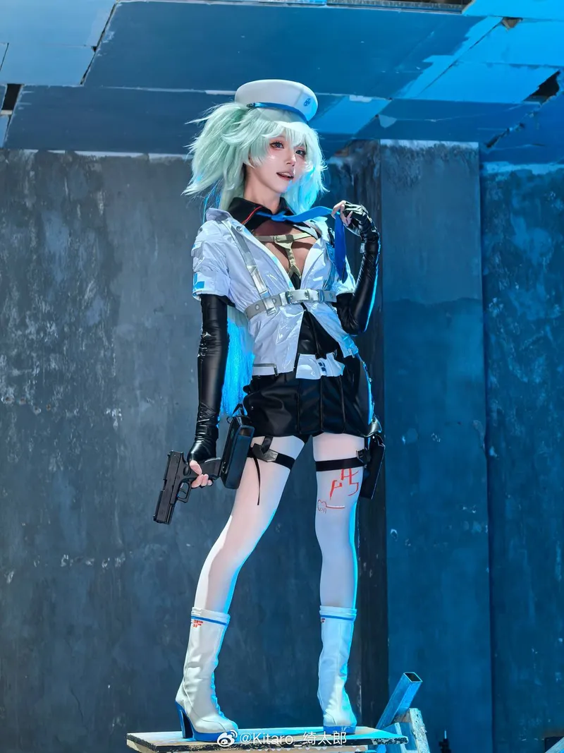 《少女前线2-追放》芙洛伦cosplay展示-精美写真赏析