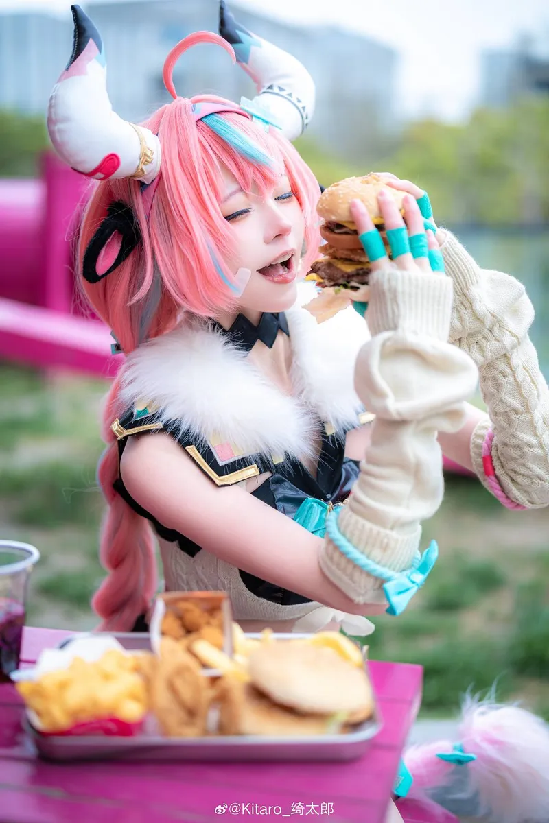 《原神》瓦雷莎cosplay展示