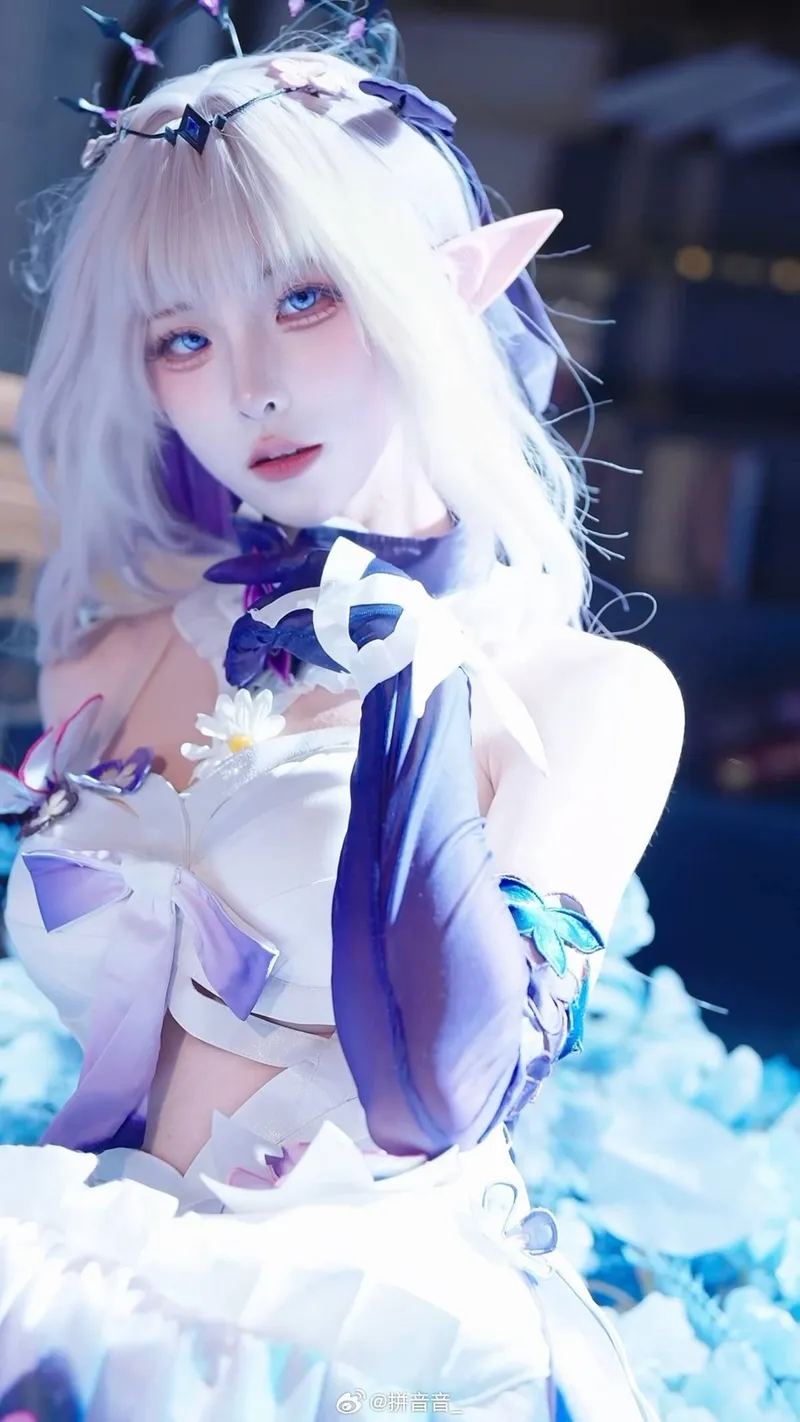 《崩坏星穹铁道》遐蝶cosplay展示