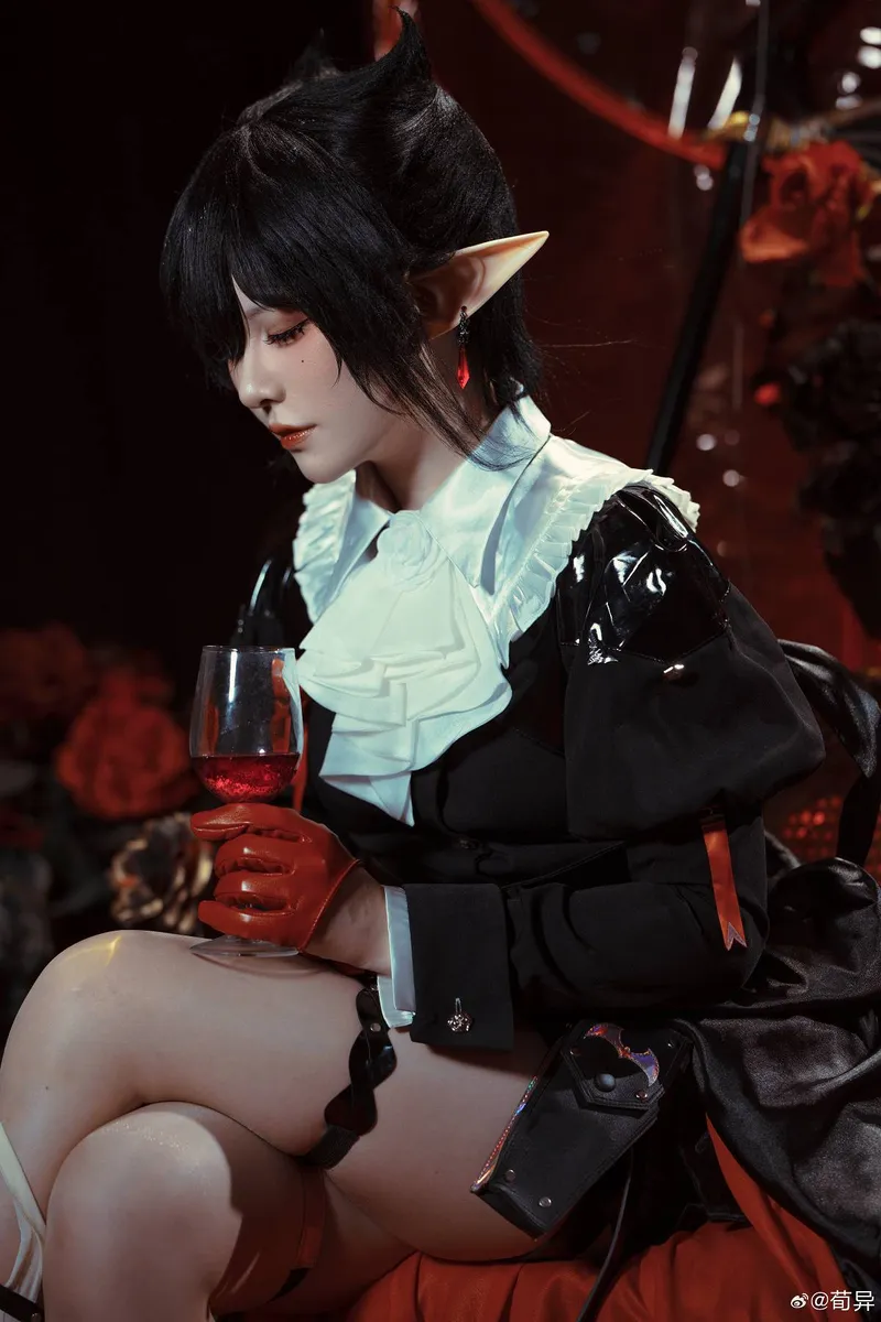 《明日方舟》隐得来希cosplay展示