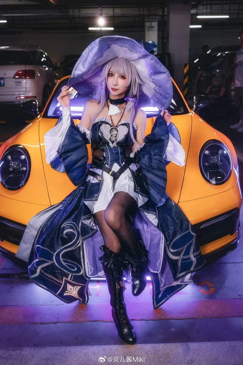 《崩坏星穹铁道》大黑塔cosplay展示