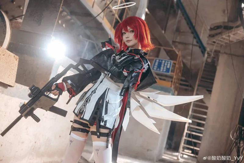 《明日方舟》新约能天使cosplay