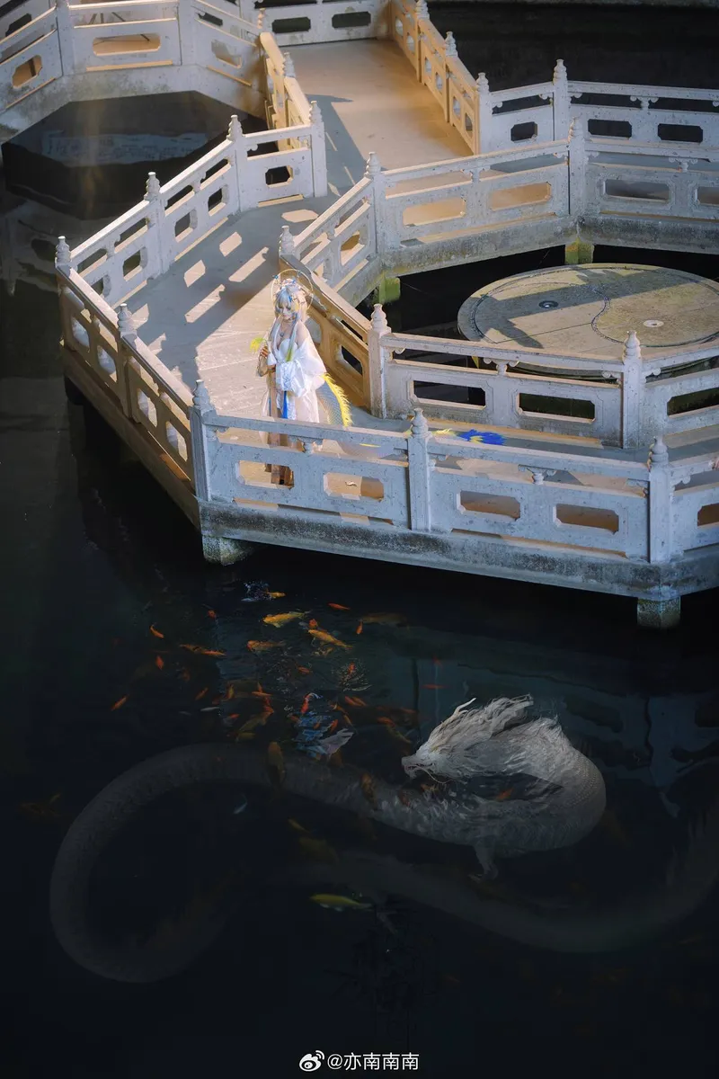 《明日方舟》黍Cosplay展示