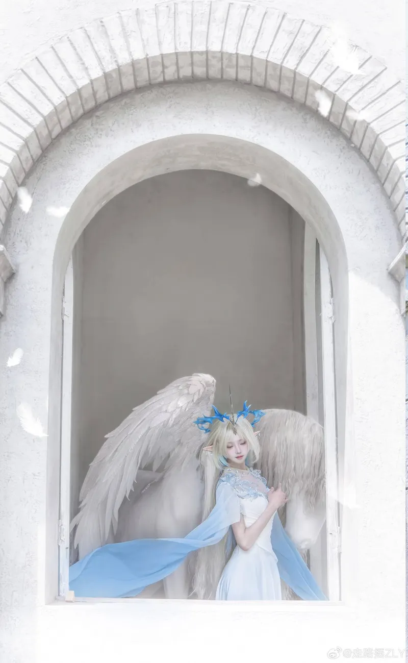 《鸣潮》芙露德莉斯cosplay展示