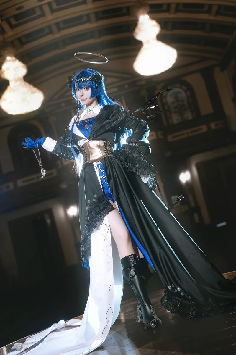 《明日方舟》莫斯提马cosplay展示