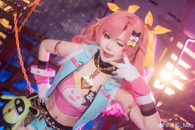 《绝区零》妮可cosplay展示